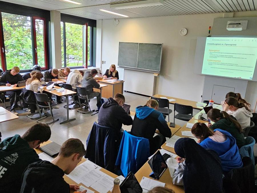 Gut vorbereitet in die Zukunft: Bewerbungstraining für die Q1 